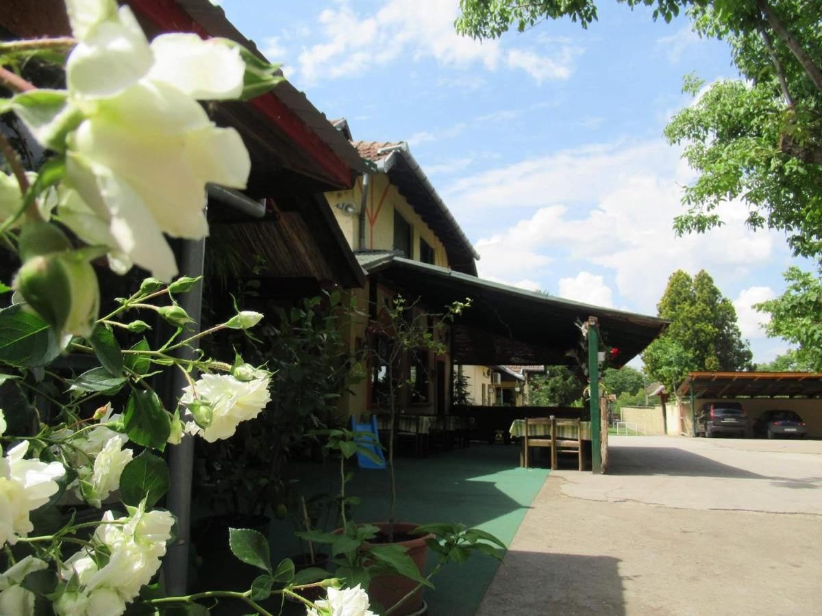 Fogado Hotel Palic Exterior photo